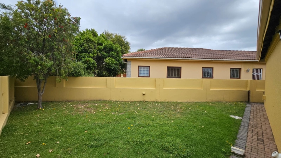 3 Bedroom Property for Sale in Sandbaai Western Cape